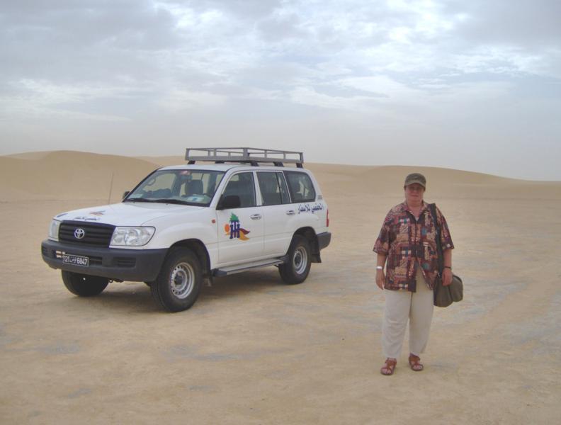 Cu jeepul in Sahara
